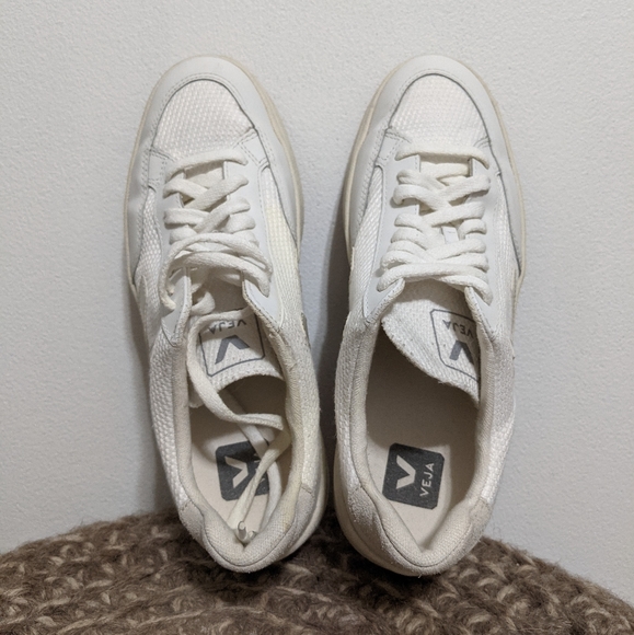 Veja V 12 Mesh & Leather Low-Top Sneakers 40 - Picture 2 of 9